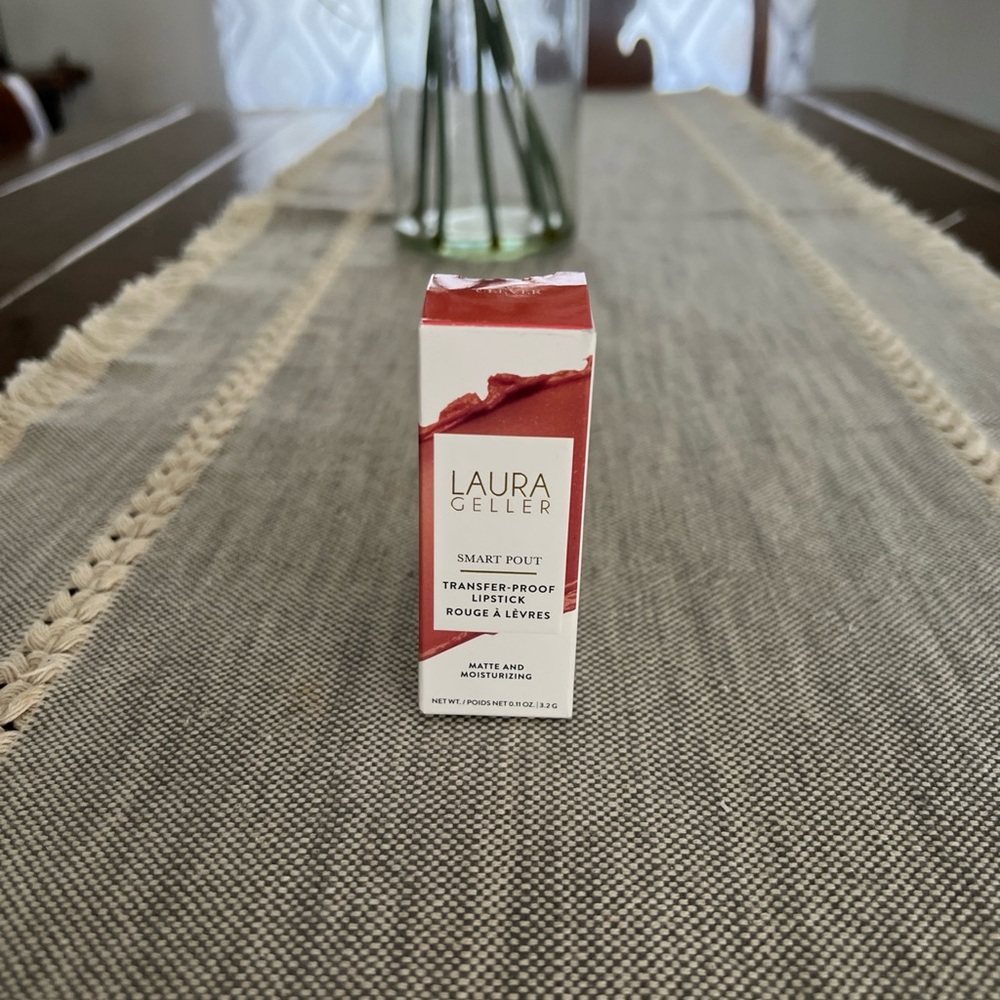 Laura Geller Smart Pout Transfer-Proof Lipstick Matte “Clever” NIB